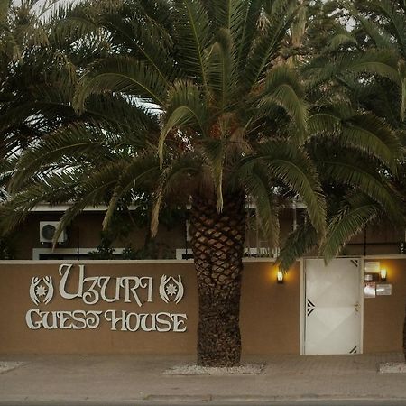 Uzuri Guesthouse Cc 빈트후크 외부 사진