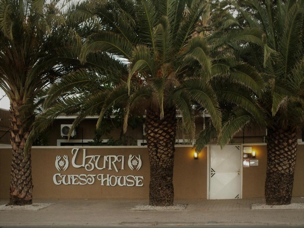 Uzuri Guesthouse Cc 빈트후크 외부 사진